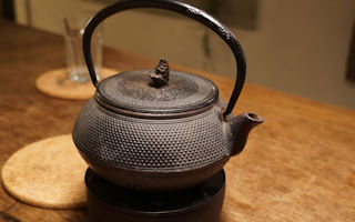 Gusseisen Teekanne kaufen: Tradition und Eleganz für exquisiten Teegenuss