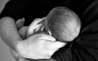 Ist Tee für Babys sicher? Die richtige Wahl für die Flüssigkeitszufuhr